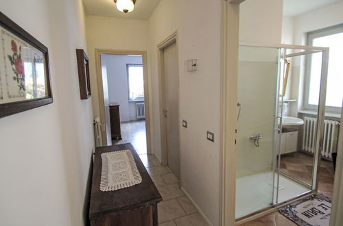 Photo 20 - 2 bedroom Apartment in Mergozzo with garden and terrace