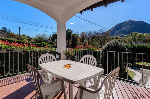 Photo 4 - 2 bedroom Apartment in Mergozzo with garden and mountain view