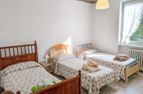 Foto 12 - Apartamento de 2 quartos em Mergozzo com jardim e terraço