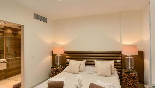 4 bedroom House in San Bartolomé de Tirajana with swimming pool and garden - Photo 3