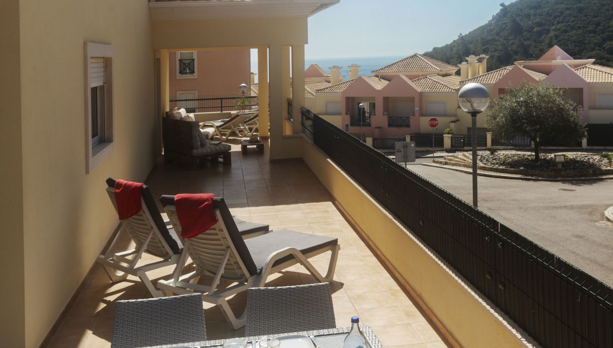 Casa de 5 quartos em Sesimbra com terraço - Foto 1