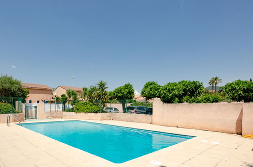 Foto 5 - Appartamento con 1 camera da letto a Sainte-Maxime con piscina e vista mare