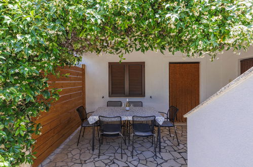 Photo 4 - Maison de 3 chambres à Barban avec piscine privée et vues à la mer