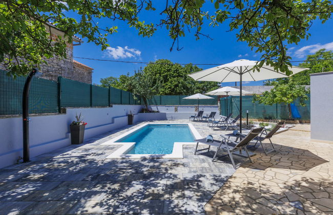 Casa de 4 quartos em Barban com piscina privada e jardim - Foto 2