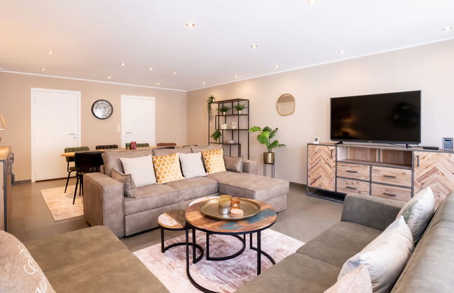 Philemon with parking - Foto 1