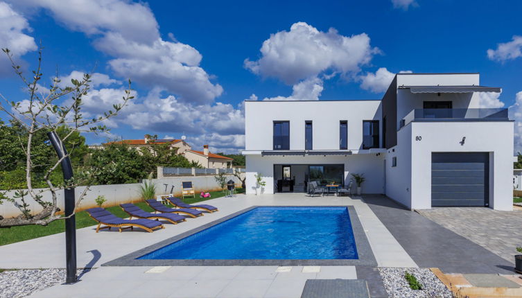 Foto 1 - Casa con 3 camere da letto a Vodnjan con piscina privata e vista mare