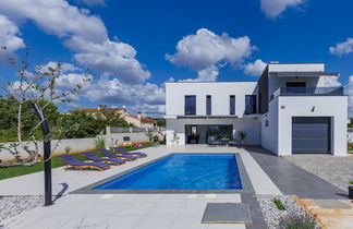 Photo 1 - Maison de 3 chambres à Vodnjan avec piscine privée et jardin