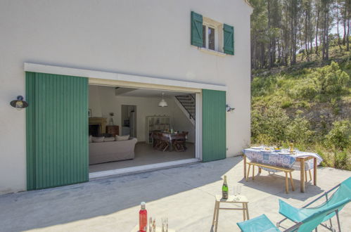 Photo 22 - Maison de 3 chambres à Saint-Cyr-sur-Mer avec jardin et terrasse