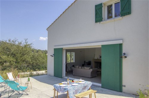 Photo 23 - Maison de 3 chambres à Saint-Cyr-sur-Mer avec terrasse et vues à la mer