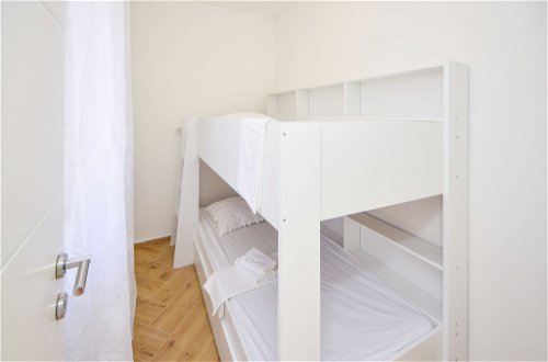 Foto 23 - Appartamento con 3 camere da letto a Sebenico con piscina e vista mare