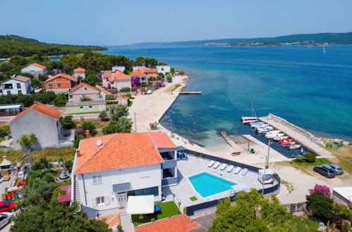 Photo 34 - Appartement de 3 chambres à Pašman avec piscine privée et vues à la mer