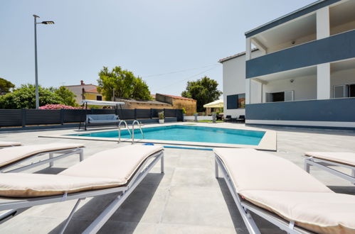 Foto 3 - Apartamento de 3 quartos em Pašman com piscina privada e jardim