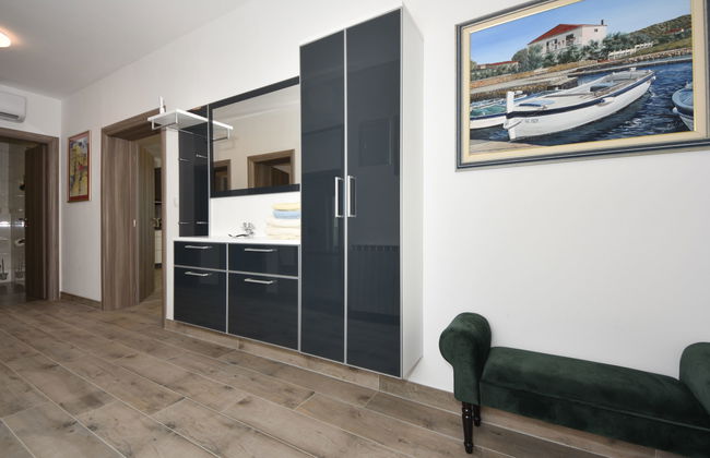 Apartamento de 4 quartos em Pašman com piscina privada e jardim - Foto 11