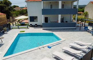 Foto 2 - Apartamento de 3 quartos em Pašman com piscina privada e vistas do mar