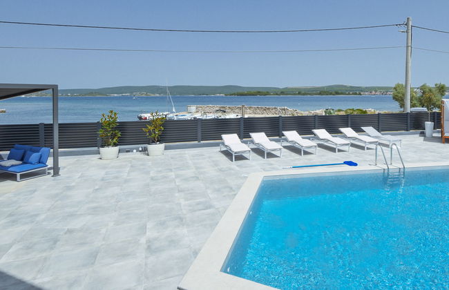 Apartamento de 4 quartos em Pašman com piscina privada e jardim - Foto 29