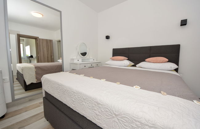 Apartamento de 4 quartos em Pašman com piscina privada e jardim - Foto 16
