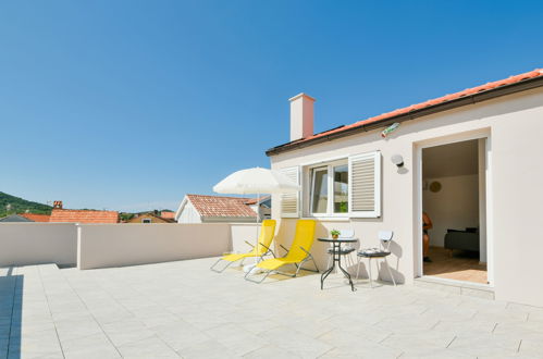 Foto 30 - Casa con 3 camere da letto a Zara con terrazza e vista mare