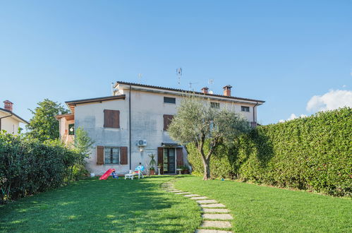 Photo 29 - Appartement de 2 chambres à Pietrasanta avec jardin et vues à la mer