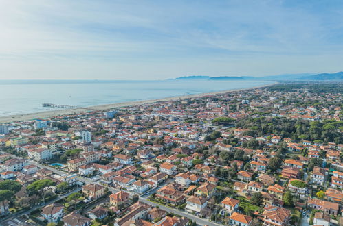 Foto 41 - Apartamento de 2 habitaciones en Pietrasanta con jardín y vistas al mar