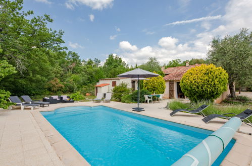 Foto 2 - Haus mit 2 Schlafzimmern in Saint-Cézaire-sur-Siagne mit privater pool und garten