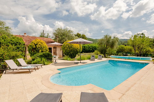 Foto 1 - Casa con 2 camere da letto a Saint-Cézaire-sur-Siagne con piscina privata e vista mare