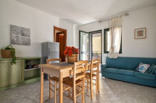Foto 4 - Apartment mit 2 Schlafzimmern in Trinità d'Agultu e Vignola mit schwimmbad und blick aufs meer