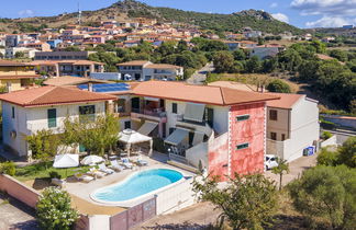 Photo 2 - Appartement de 2 chambres à Trinità d'Agultu e Vignola avec piscine et jardin