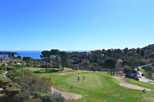 Photo 20 - 1 bedroom Apartment in Saint-Raphaël with swimming pool and sea view