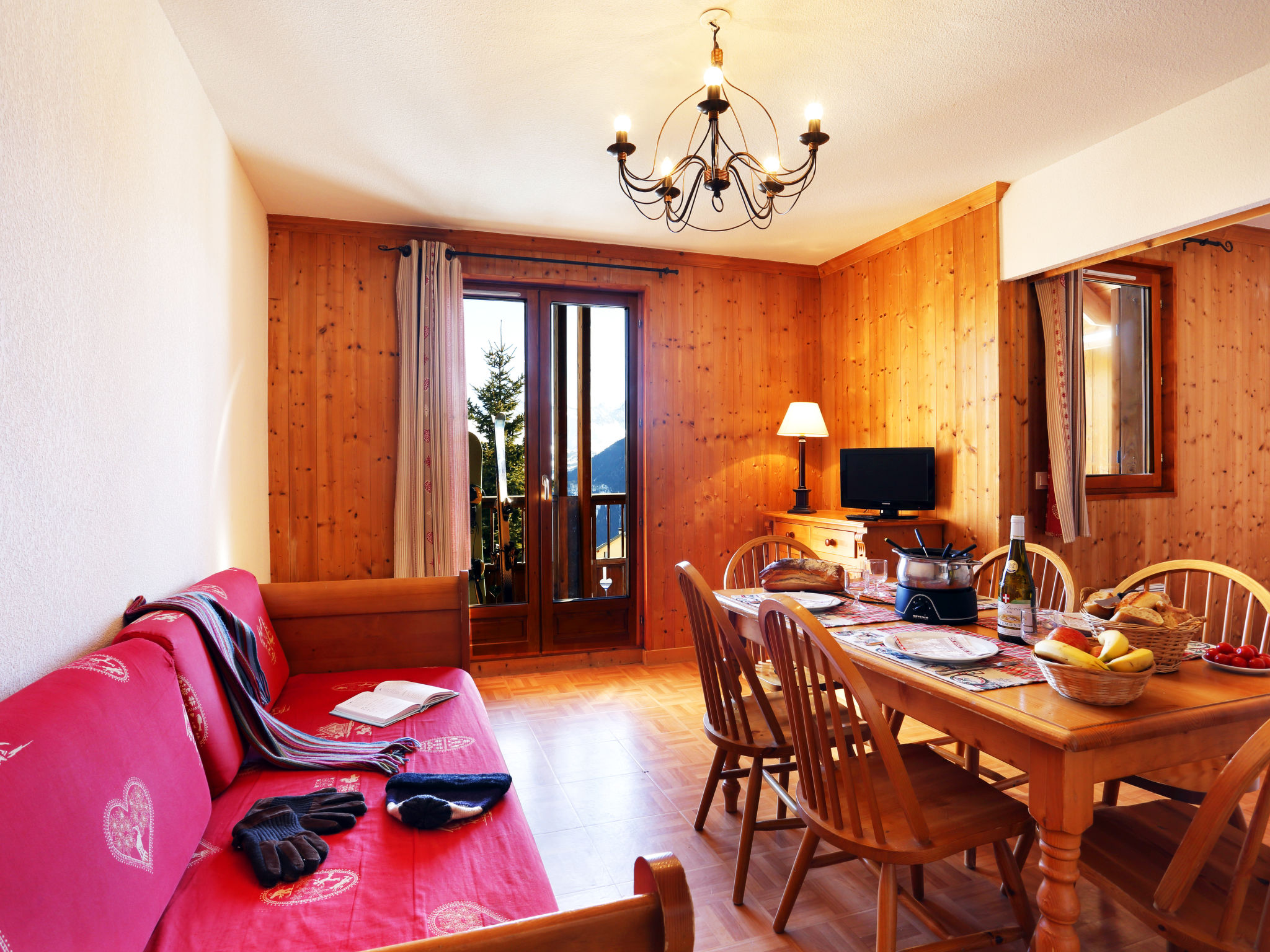Photo 6 - 4 bedroom Apartment in Fontcouverte-la-Toussuire with swimming pool and mountain view