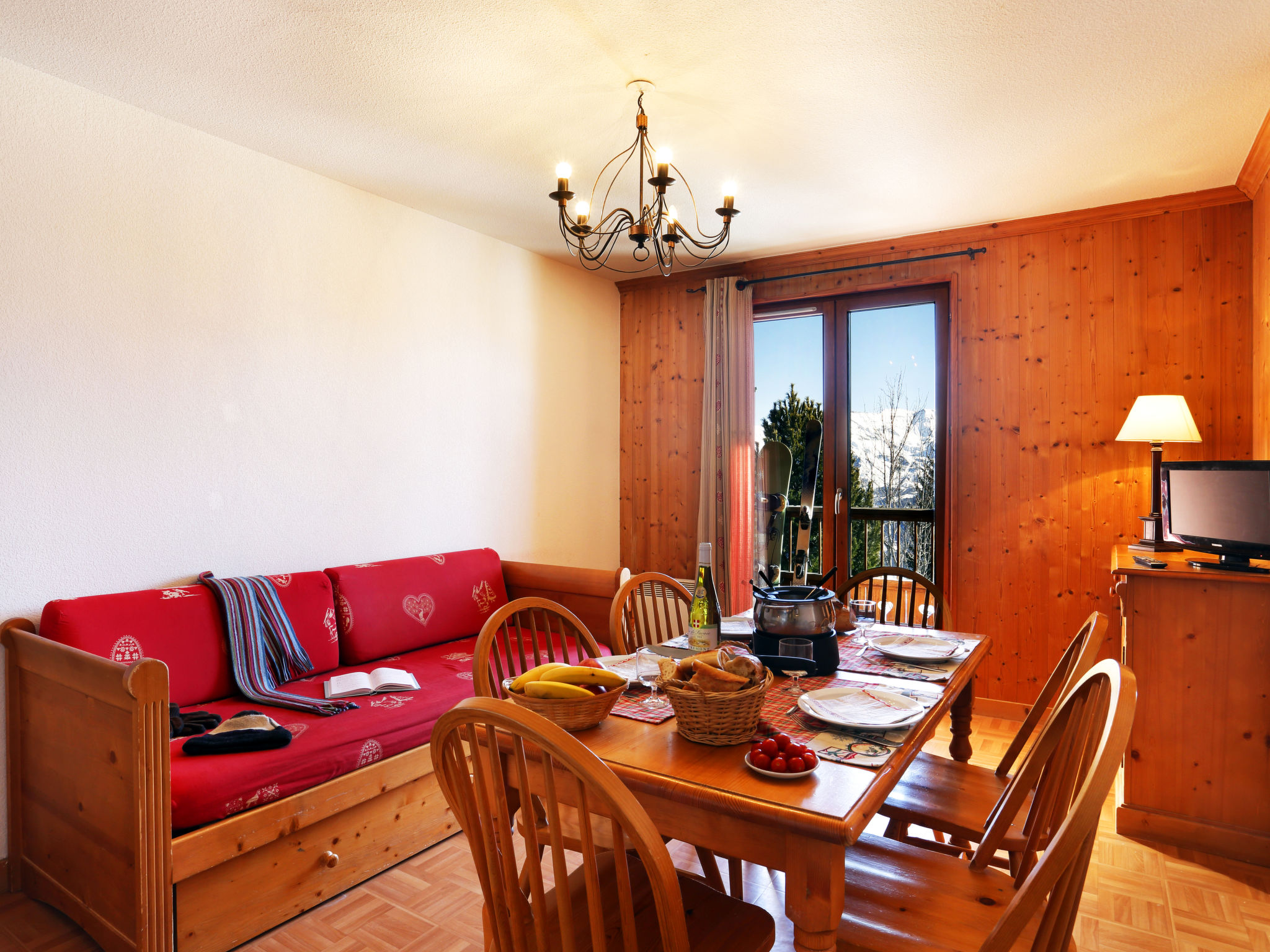 Photo 8 - 4 bedroom Apartment in Fontcouverte-la-Toussuire with swimming pool and mountain view