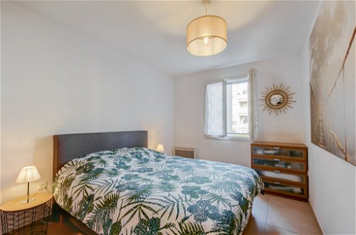 Foto 11 - Apartamento de 2 quartos em Cavalaire-sur-Mer com piscina e vistas do mar