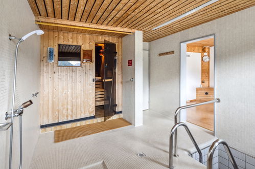 Photo 22 - Apartment in Davos with swimming pool and sauna