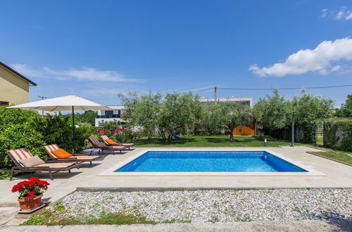Photo 15 - 2 bedroom Apartment in Novigrad with private pool and garden