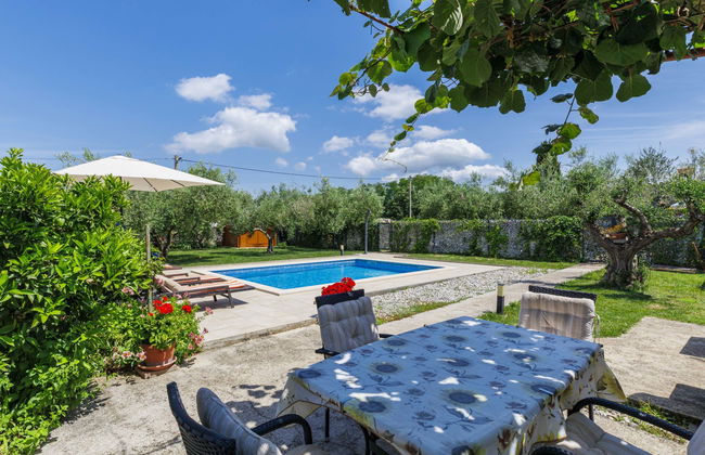 Apartamento de 3 quartos em Novigrad com piscina privada e jardim - Foto 18
