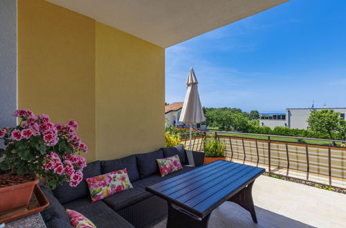 Photo 8 - 2 bedroom Apartment in Novigrad with private pool and garden