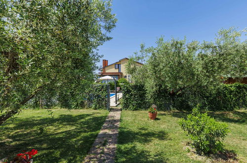 Photo 35 - 2 bedroom Apartment in Novigrad with private pool and garden