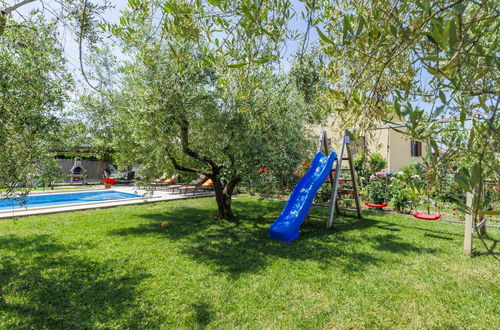 Photo 19 - 2 bedroom Apartment in Novigrad with private pool and garden