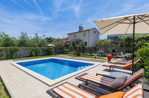 Photo 16 - 2 bedroom Apartment in Novigrad with private pool and garden