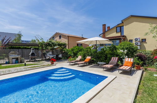 Photo 36 - 2 bedroom Apartment in Novigrad with private pool and garden