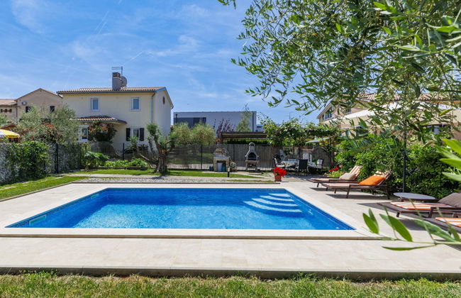 Apartamento de 3 quartos em Novigrad com piscina privada e jardim - Foto 20