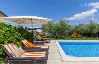 Foto 1 - Apartment mit 2 Schlafzimmern in Novigrad mit privater pool und garten