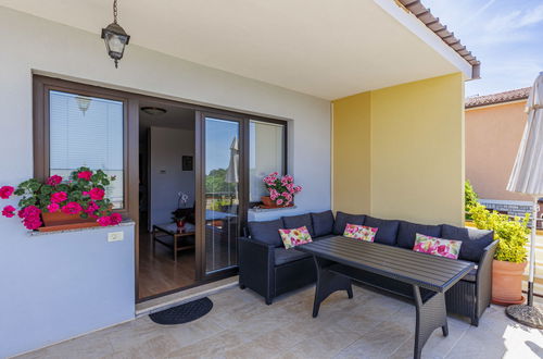Photo 5 - 2 bedroom Apartment in Novigrad with private pool and garden