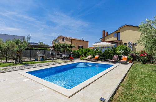 Photo 31 - 2 bedroom Apartment in Novigrad with private pool and garden