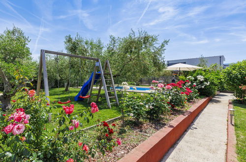 Photo 39 - 2 bedroom Apartment in Novigrad with private pool and garden