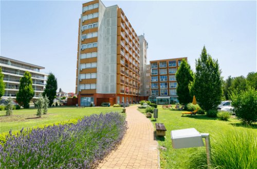 Foto 20 - Apartamento de 1 habitación en Siófok con jardín y vistas a la montaña