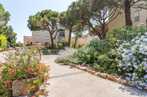 Foto 14 - Apartment mit 2 Schlafzimmern in Saint-Tropez mit terrasse und blick aufs meer