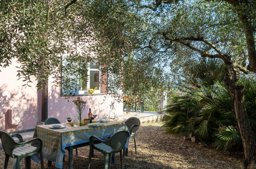 Photo 15 - Appartement de 1 chambre à Imperia avec jardin et terrasse