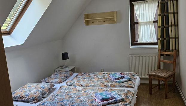 Haus mit 3 Schlafzimmern in Stárkov mit schwimmbad und garten - Foto 4