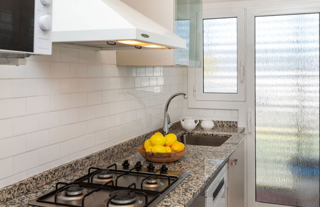 2 bedroom Apartment in Sitges with swimming pool and garden - Photo 9