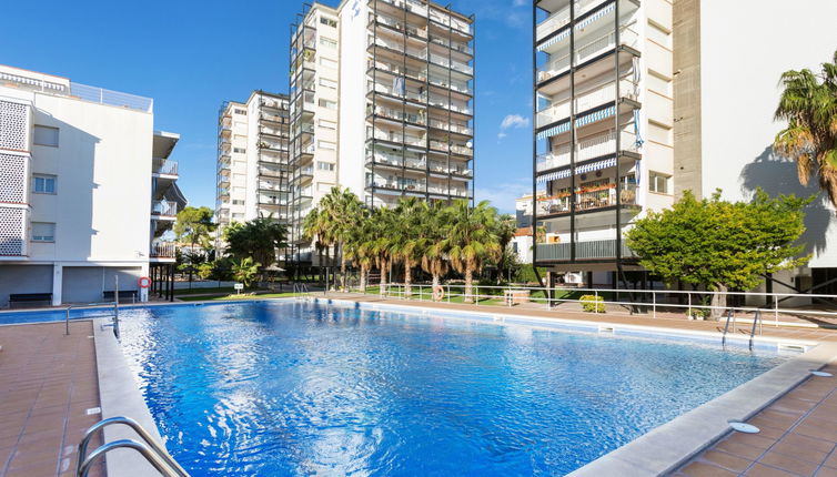 Photo 1 - Appartement de 2 chambres à Sitges avec piscine et jardin